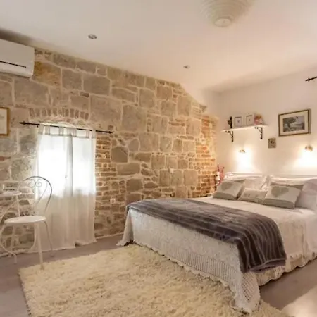 Rusticus Domus Apartment Split